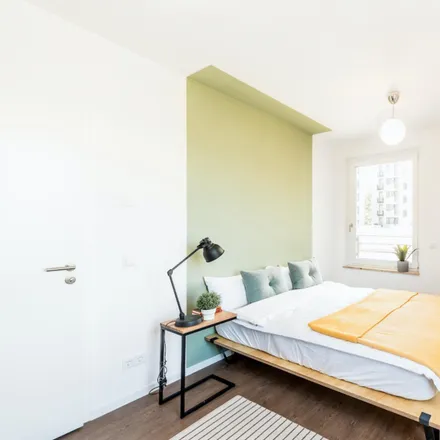 Rent this 5 bed room on E3 in Klara-Franke-Straße 20, 10557 Berlin
