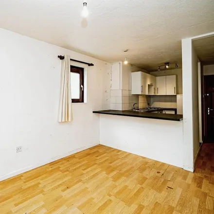 Image 3 - Wycliffe End, Aylesbury, HP19 7XB, United Kingdom - Apartment for rent