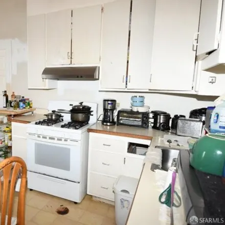 Image 3 - 344 Russia St, San Francisco, California, 94112 - House for sale