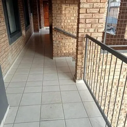 Rent this 3 bed apartment on Benoni Central Methodist in Cranbourne Avenue, Kleinfontein Lake