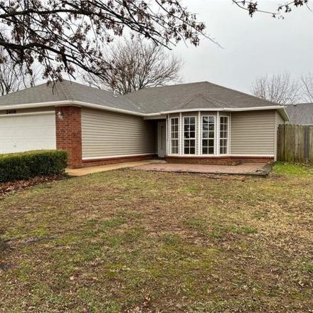Rent this 3 bed house on 2408 Chanel Street in Siloam Springs, AR 72761
