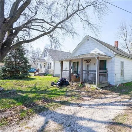 Image 2 - 762 Harrison Street, Jerseyville, IL 62052, USA - House for sale