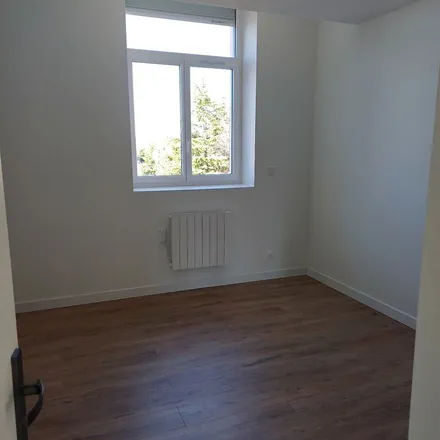 Rent this 4 bed apartment on 6 Place du Maréchal Foch in 43200 Yssingeaux, France