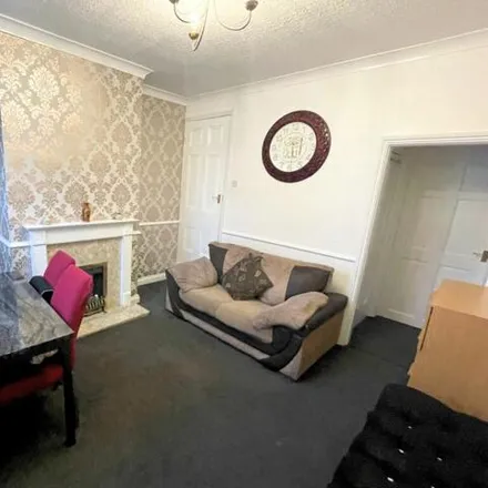 Buy this 3 bed townhouse on Bowater Street in West Bromwich, B70 8AR
