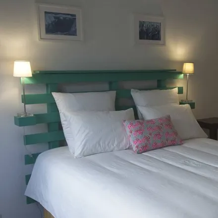 Rent this 1 bed house on Office de tourisme Crozon-Morgat (Annexe) in Rue de l'Atlantique, 29160 Morgat