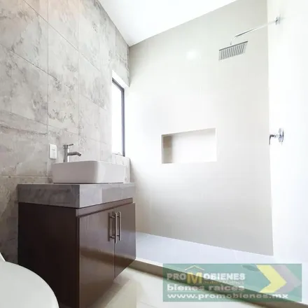 Buy this studio house on Oxxo in Calzada Simón Bolívar, Ignacio Zaragoza