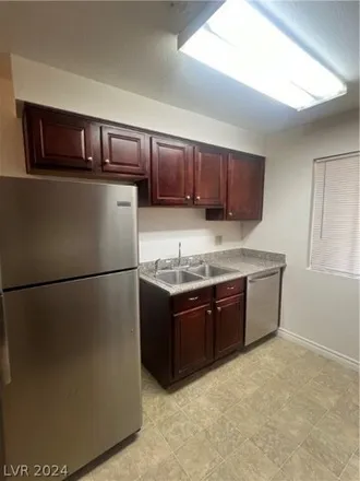 Image 8 - 5142 West Harmon Avenue, Spring Valley, NV 89103, USA - Condo for rent