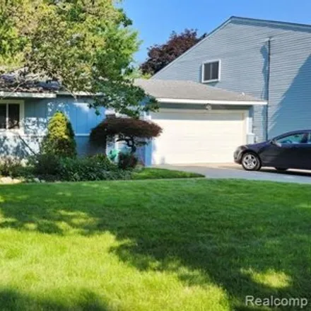 Buy this 3 bed house on 1058 Avon Manor Rd in Rochester Hills, Michigan