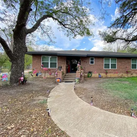 Buy this 3 bed house on 607 East Leslie Street in Hamilton, TX 76531