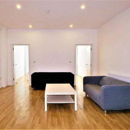 Image 4 - Istituto Marangoni, 30 Fashion Street, Spitalfields, London, E1 6PX, United Kingdom - Apartment for rent