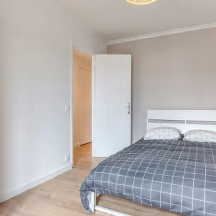 Rent this 5 bed apartment on 98 Avenue de Bretagne in 59160 Lille, France