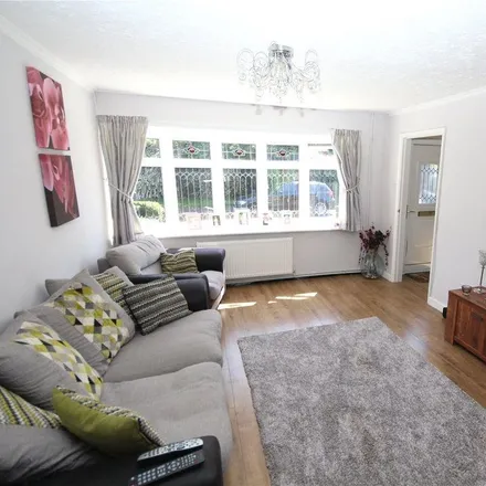 Rent this 3 bed townhouse on Beal Close in London, DA16 3EQ