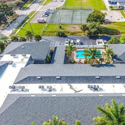 Image 3 - 1849 Maravilla Ave Unit 10, Fort Myers, Florida, 33901 - Condo for sale