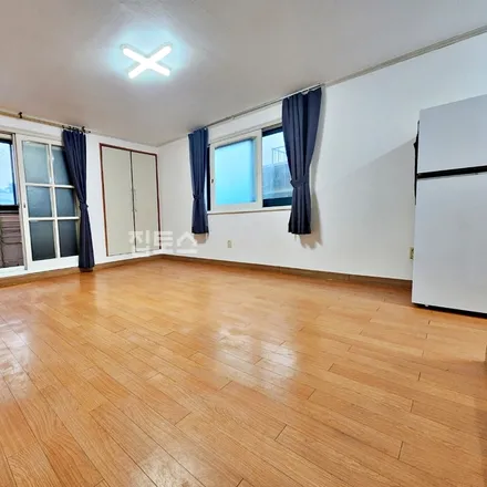 Rent this studio apartment on 서울특별시 강남구 역삼동 681-36