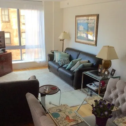 Rent this 1 bed apartment on The Brentwood in 401 East 25th Street, Baltimore