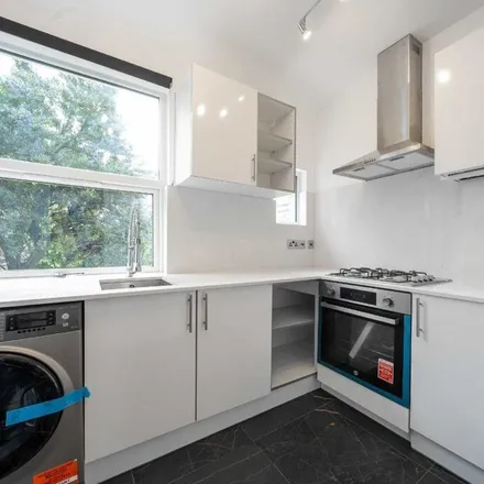 Rent this 2 bed apartment on 628 High Road in London, N12 0NU