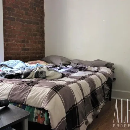 Rent this 3 bed apartment on 1437 2nd Avenue in New York, NY 10021