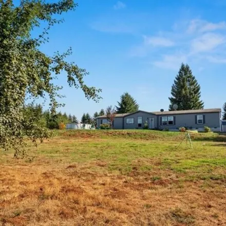 Buy this studio apartment on 1099 Camelot Drive South in Marion County, OR 97306