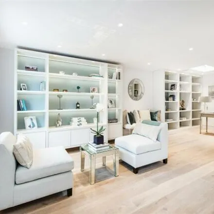 Rent this 4 bed townhouse on 128 Pavilion Road in London, SW1X 0BP