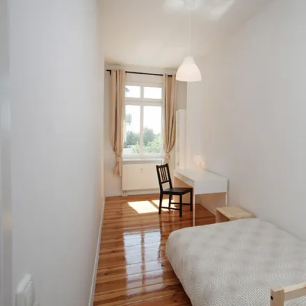 Rent this 5 bed room on Euronet in Revaler Straße, 10245 Berlin