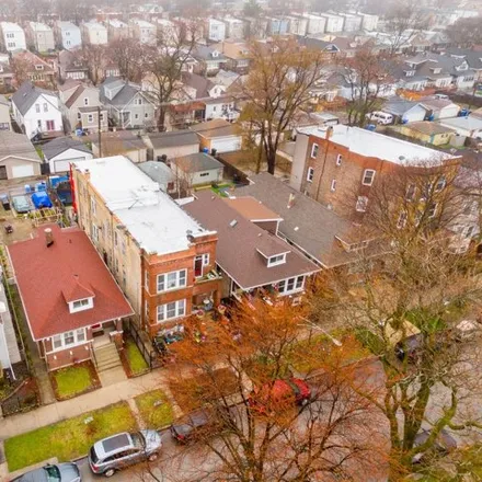 Image 2 - 4825 West Bloomingdale Avenue, Chicago, IL 60639, USA - House for sale