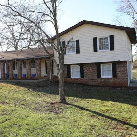 Buy this 4 bed house on 1678 Oak Street in Loudon, TN 37774