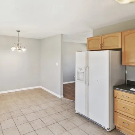 Image 4 - 594 Andover Street, Chicago Heights, IL 60411, USA - House for rent
