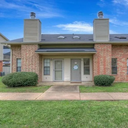 Buy this 1 bed condo on Southwood Drive in Greenacres Place, Bossier City
