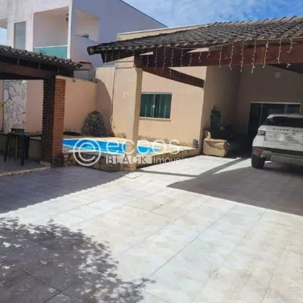 Buy this 3 bed house on Rua Moabe in Jardim Canaã, Uberlândia - MG