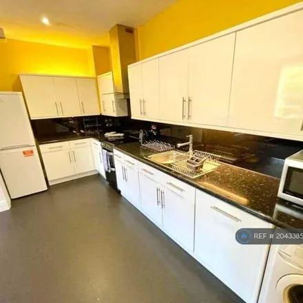 Rent this 5 bed apartment on café du jour in 72 Whiteladies Road, Bristol