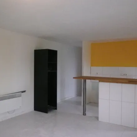 Rent this 3 bed apartment on Rue Léon Gambetta in 59221 Bauvin, France