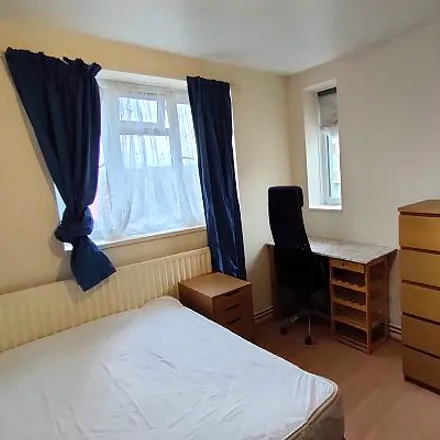 Image 2 - 37 Rectory Field Crescent, London, SE7 7DQ, United Kingdom - Room for rent