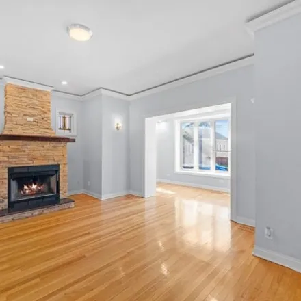 Image 2 - 5120 West Berenice Avenue, Chicago, IL 60634, USA - House for rent