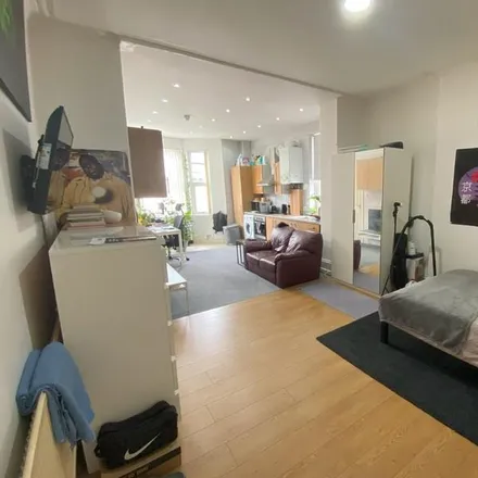 Rent this studio apartment on Alma Road in Cardiff, CF23 5BT