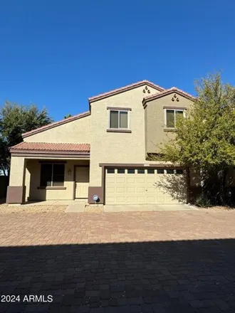 Rent this 3 bed house on 7520 South 13th Place in Phoenix, AZ 85042