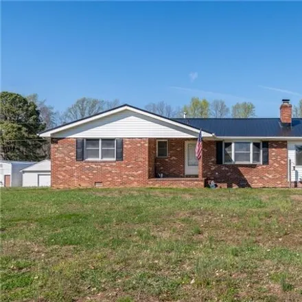 Buy this 3 bed house on 19904 New Cox Road in Sutherland, Dinwiddie County