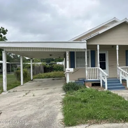 Buy this 2 bed house on 440 West Claiborne Street in St. Martinville, LA 70582