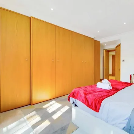 Rent this 3 bed condo on London School of Dramatic Art in 4 Bute Street, London