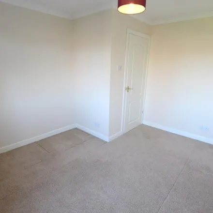 Image 9 - Willow Close, Runnymede, KT15 3SB, United Kingdom - Apartment for rent