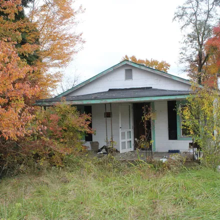Buy this studio house on 208 Garrett Street in Jamestown, Fentress County