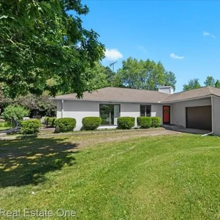 Image 1 - 1550 Lone Tree Rd, Highland, Michigan, 48380 - House for sale