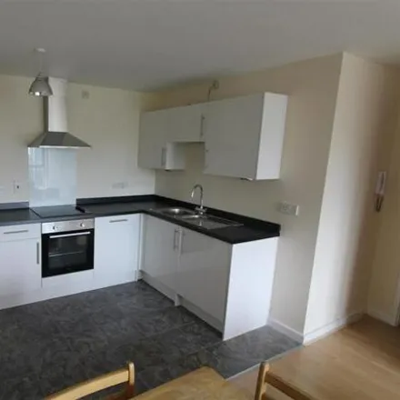 Image 2 - Lovell Park Towers, Lovell Park Hill, Leeds, LS7 1DS, United Kingdom - Room for rent