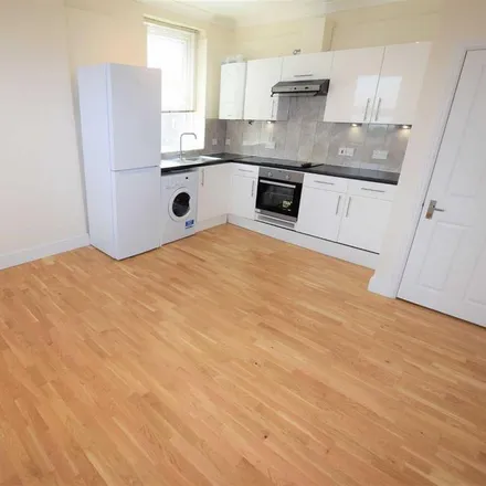 Rent this 2 bed apartment on Gadgetry in High Road, London