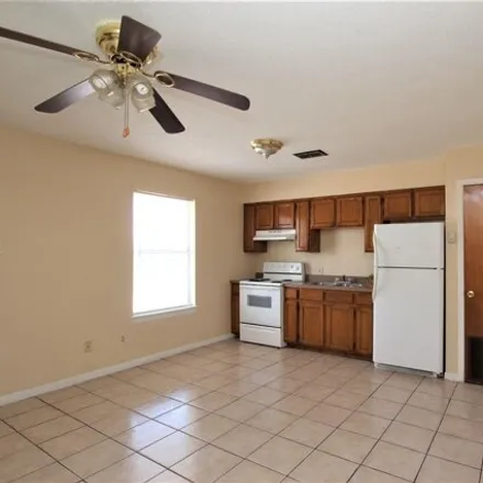 Image 3 - 178 West Canal Street, Laredo, TX 78041, USA - Apartment for rent