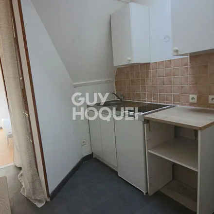 Image 2 - 8 Rue Montoir Poissonnerie, 14000 Caen, France - Apartment for rent