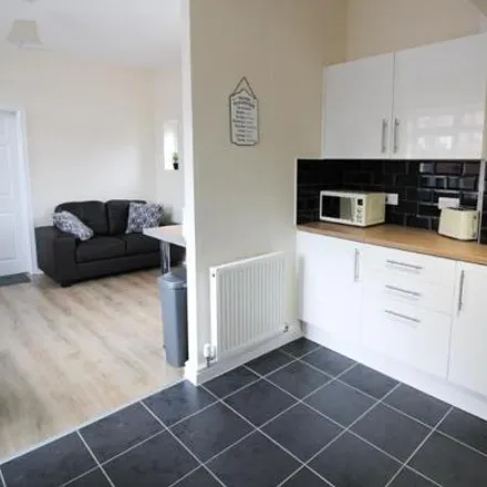 Rent this 5 bed house on Lorne Road in Thurnscoe, S63 0RQ