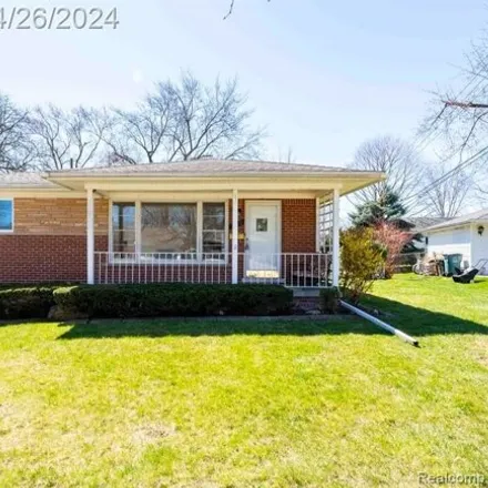 Buy this 3 bed house on 863 West Baker Avenue in Clawson, MI 48017