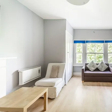 Rent this studio apartment on 14 Marloes Road in London, W8 5LL
