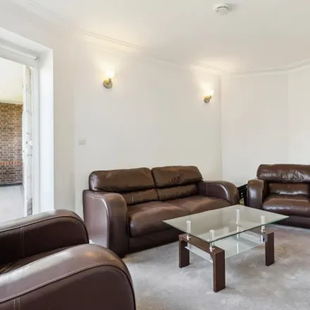 Image 6 - Roehampton Close, London, SW15 5LU, United Kingdom - Apartment for rent