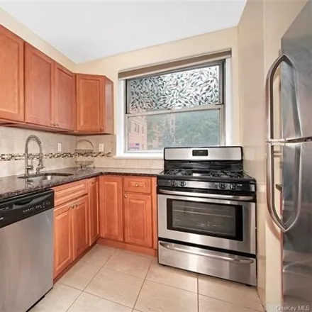 Image 4 - 804 Bronx River Road, City of Yonkers, NY 10708, USA - Apartment for sale